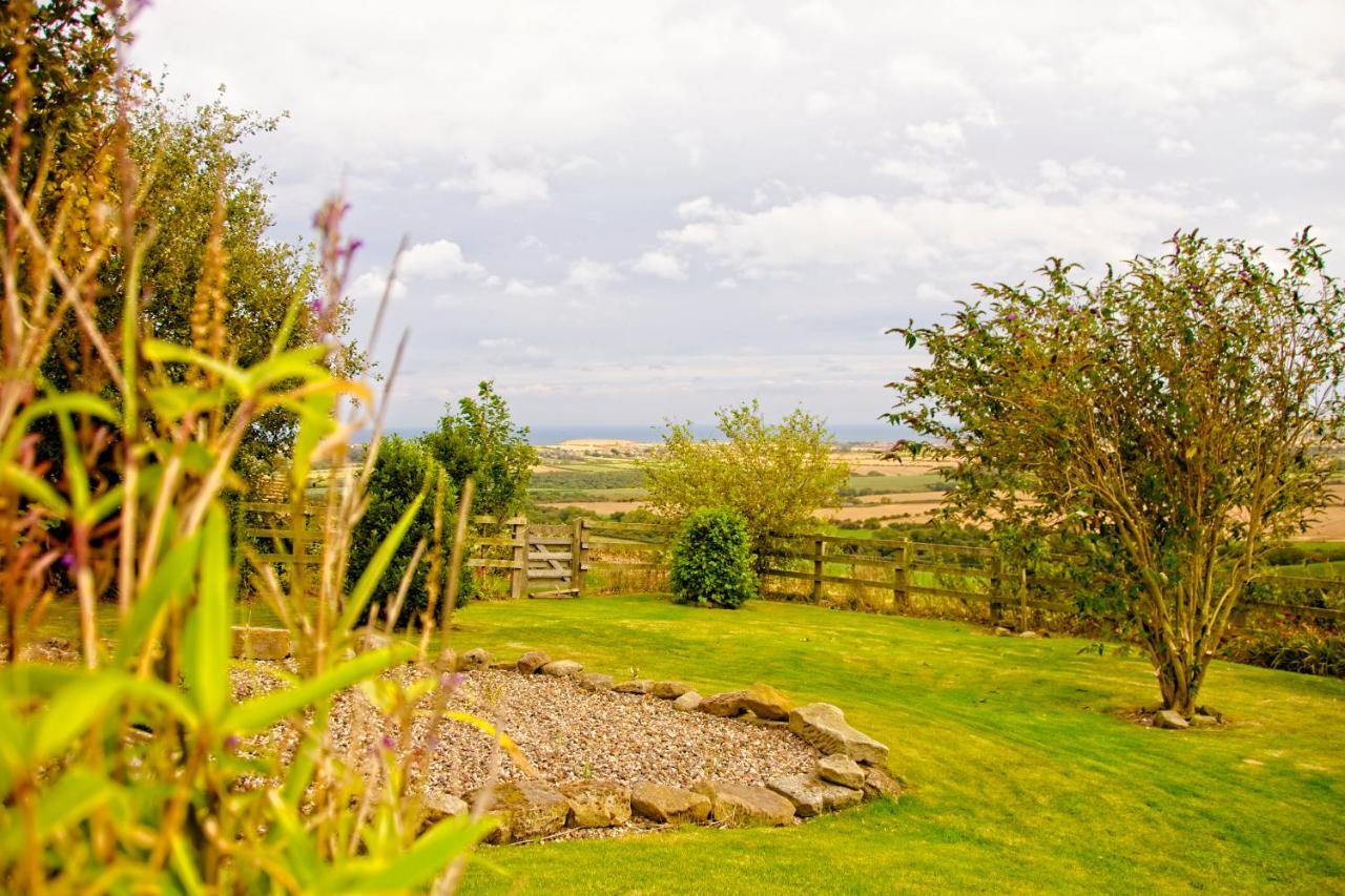 Sebright Cottage, Borrowby Farm Cottages Staithes Exterior photo
